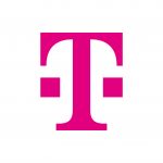 Ein großer, fetter magentafarbener Buchstabe T mit zwei kleinen magentafarbenen Quadraten auf beiden Seiten, zentriert auf einem weißen Hintergrund.